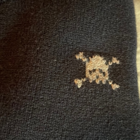 GAP kids Navy V neck sweater skull and crossbones size Medium (8) Halloween - Picture 7 of 7